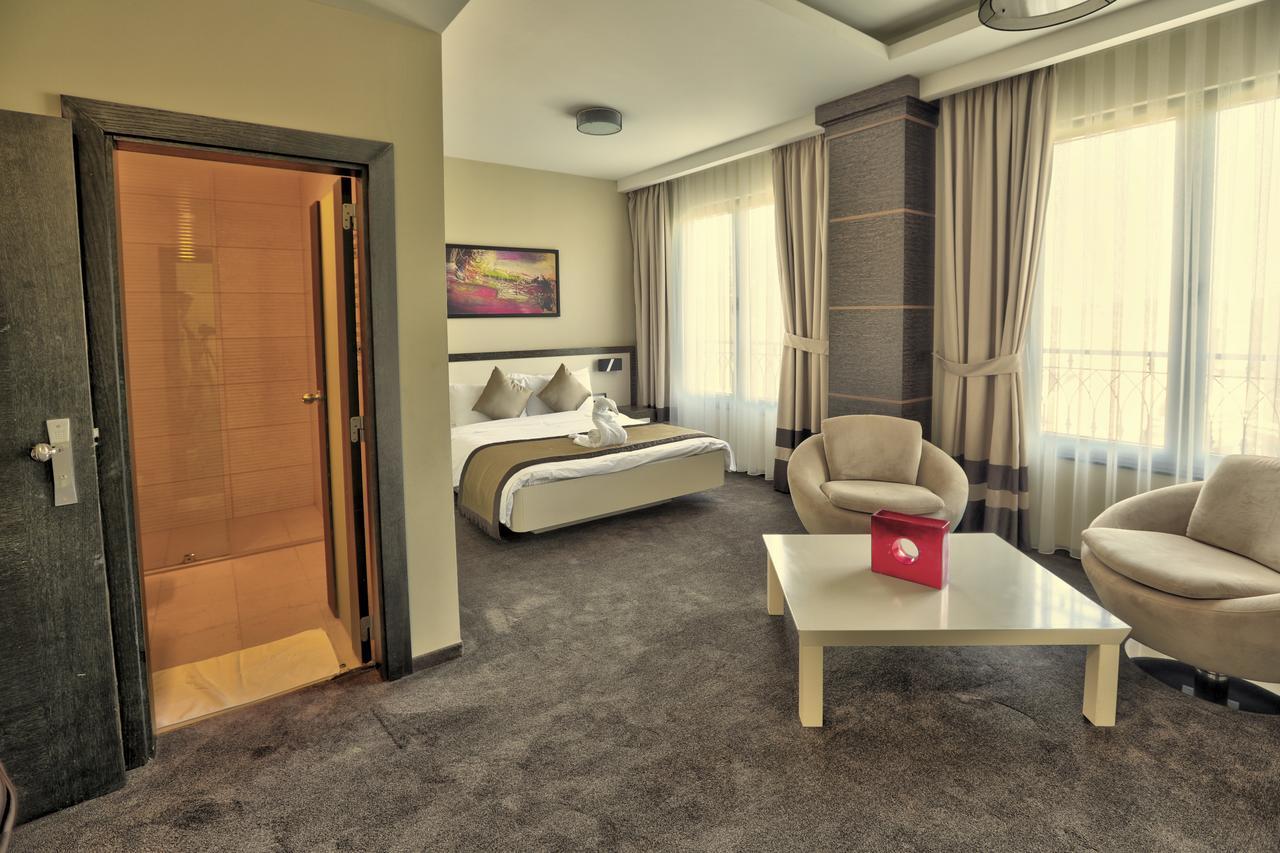 Amazona Hotel 프리슈티나 외부 사진