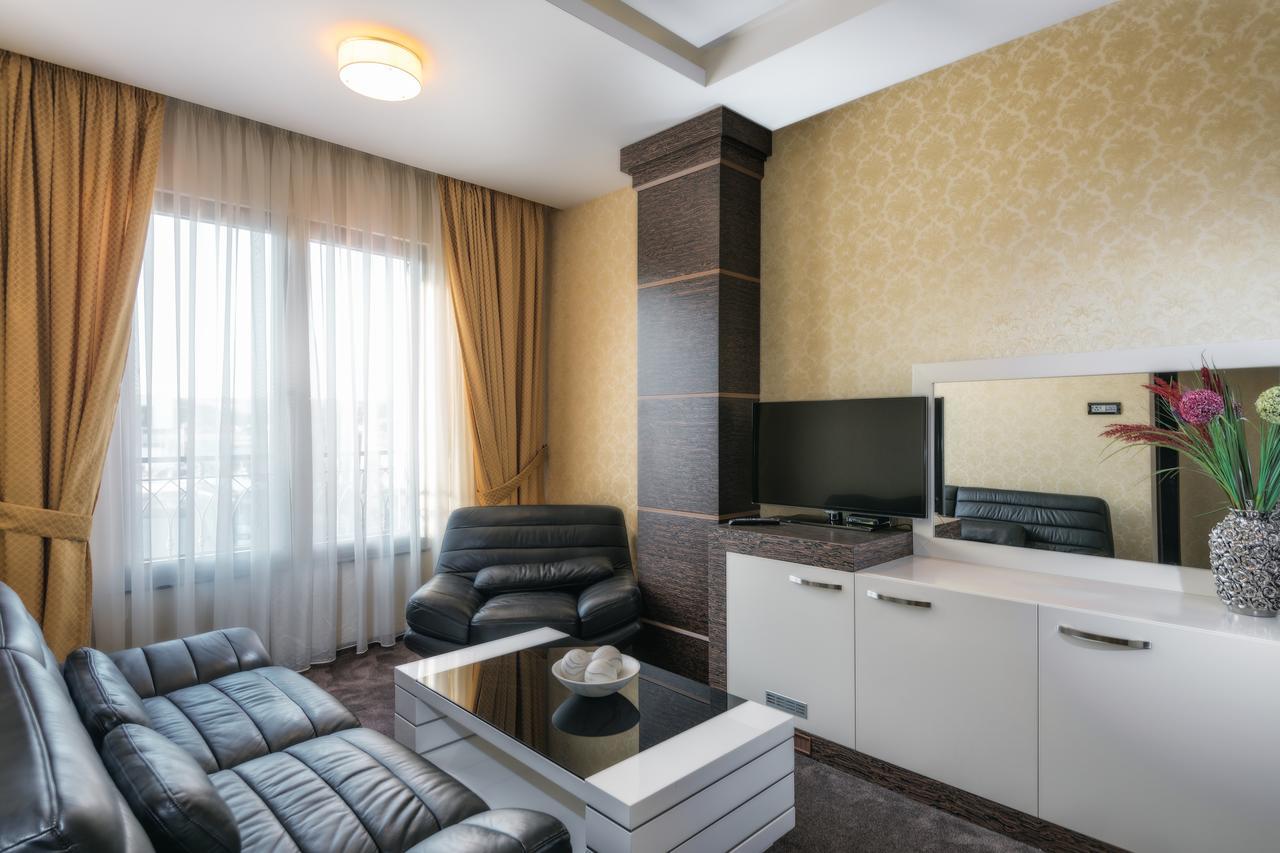 Amazona Hotel 프리슈티나 외부 사진